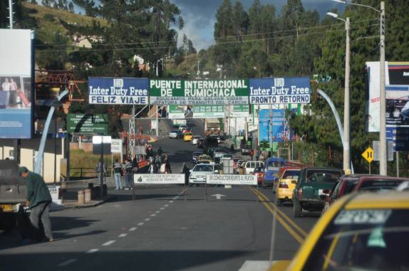 Chegando à fronteira entre Equador e Colômbia